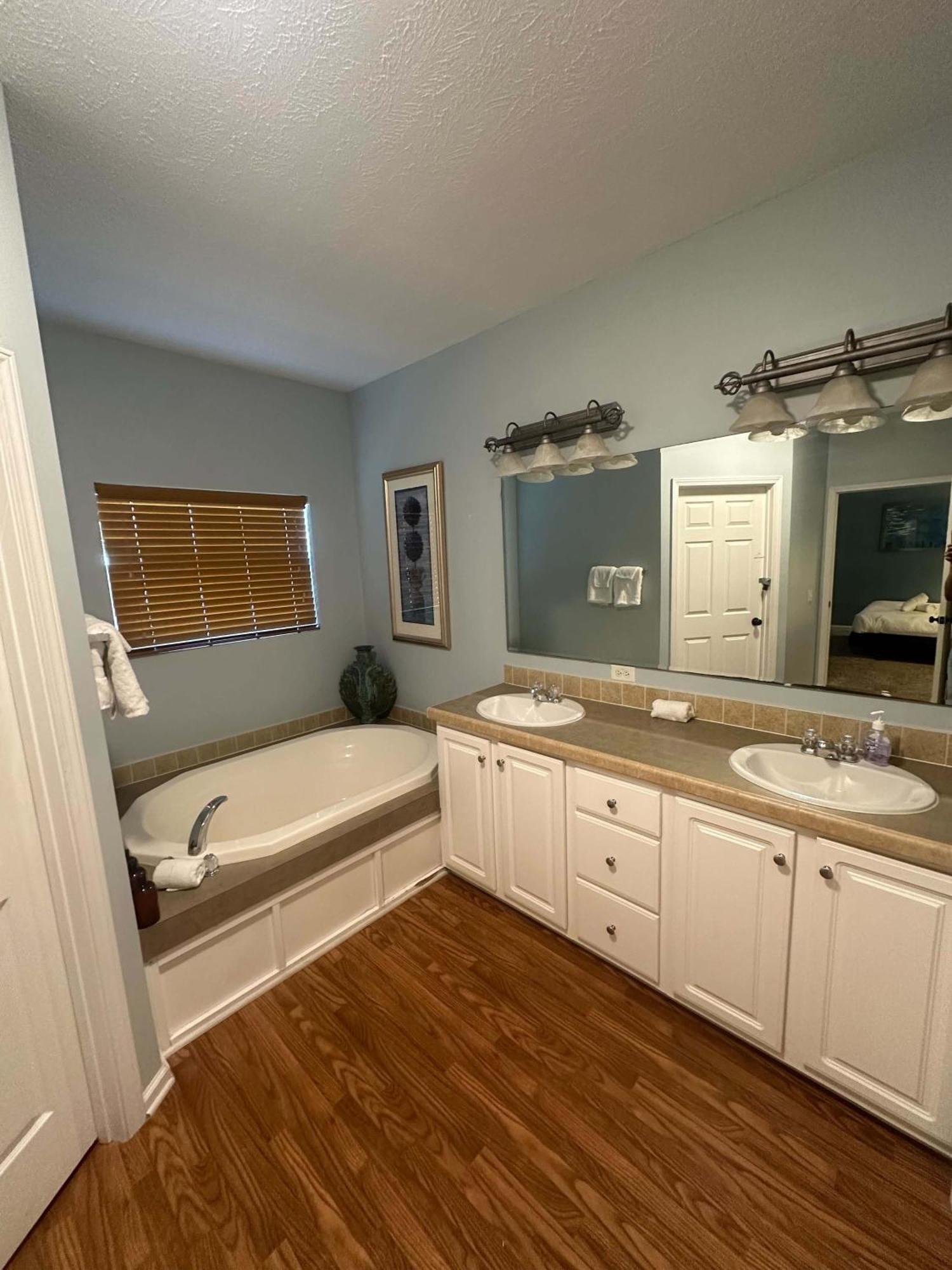 Cam'S Coastal Cottage- Nas Pensacola, Close To Beach ภายนอก รูปภาพ